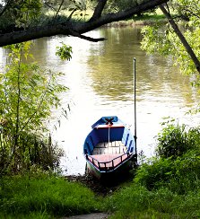 Boot am Fluss